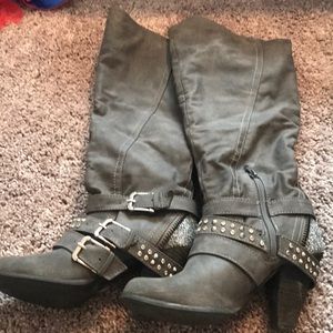Buckle Exclusive Boots